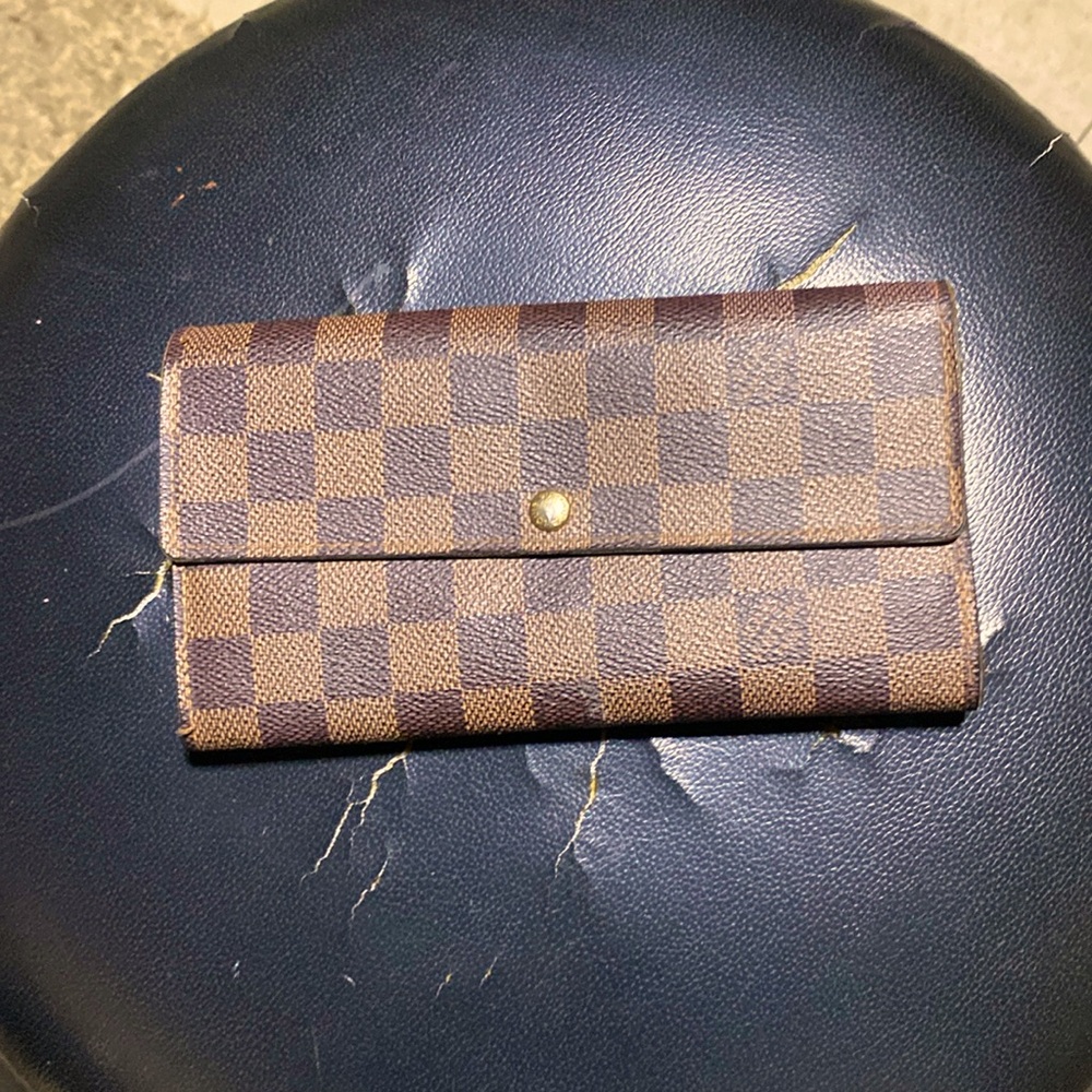 Louis Vuitton Damier Sarah wallet